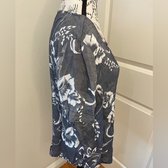 Christopher & Banks Size Large - Picture 2 of 9